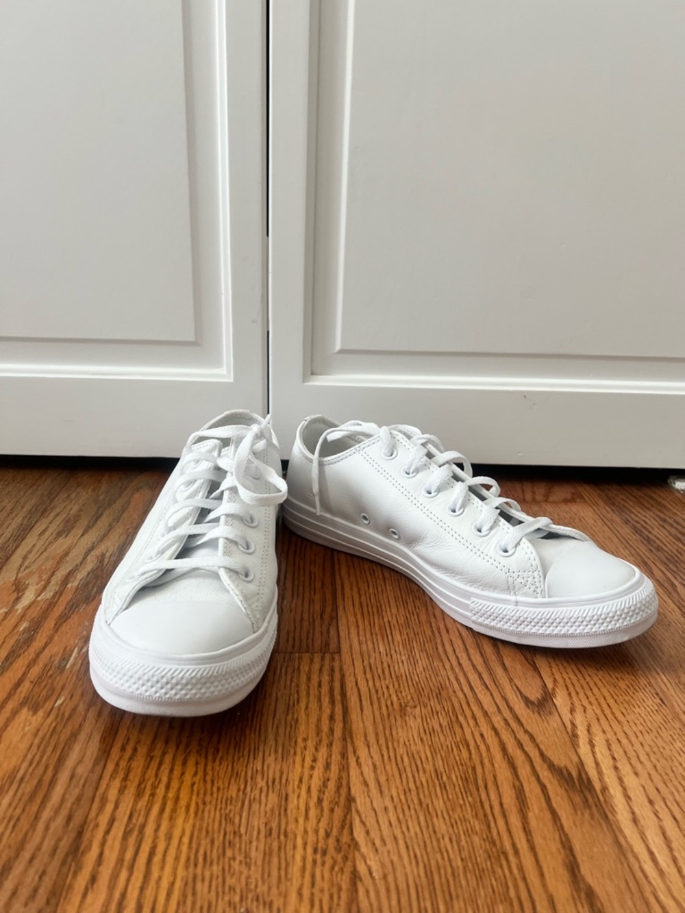 Chuck Taylor All Star Leather Low Top Sneaker